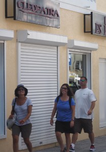 Laurie leads Patty and Peter on a shopping mission